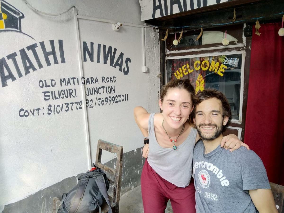 Atathi Niwas Guest House For Backpackers And Travellers Силигури Екстериор снимка